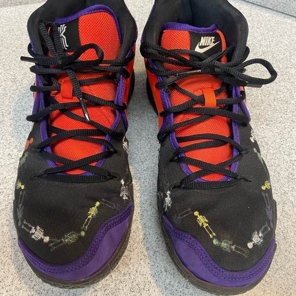 Men's Kyrie 4 PE "Day of the Dead" Nike Shoes Size 10 [EXCELLENT] MAKE OFFER! - Picture 1 of 10